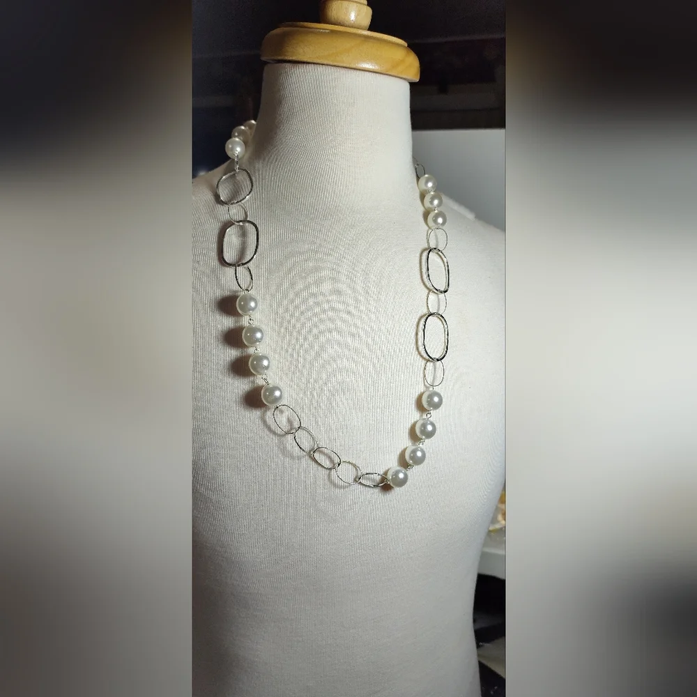 Pearl Silver Chain Necklace NWOT